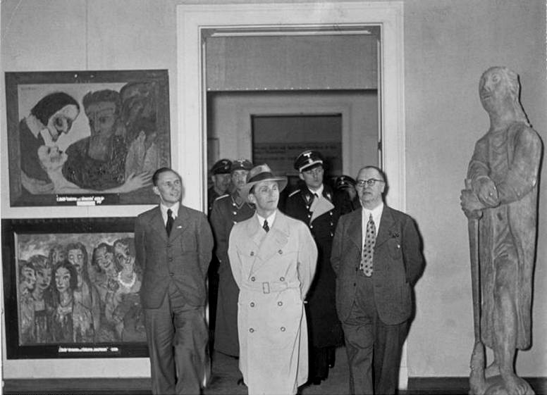 Joseph Goebbels visita la mostra Entartete Kunst