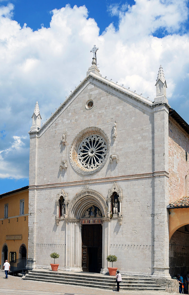 Tre metri di macerie nella Basilica di San Benedetto a Norcia ancora da rimuovere