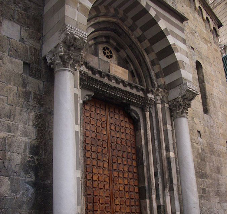 Genova: vandali scatenati deturpano la chiesa di San Donato