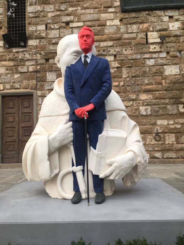 Firenze: crolla una delle statue di cera di Urs Fischer