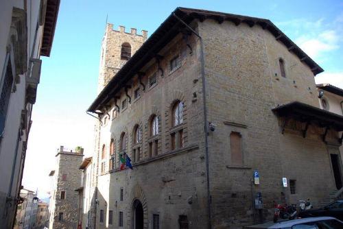 Arezzo, due dipendenti dell'Archivio di Stato muoiono intossicati sul lavoro. Il ministro dispone un'ispezione interna