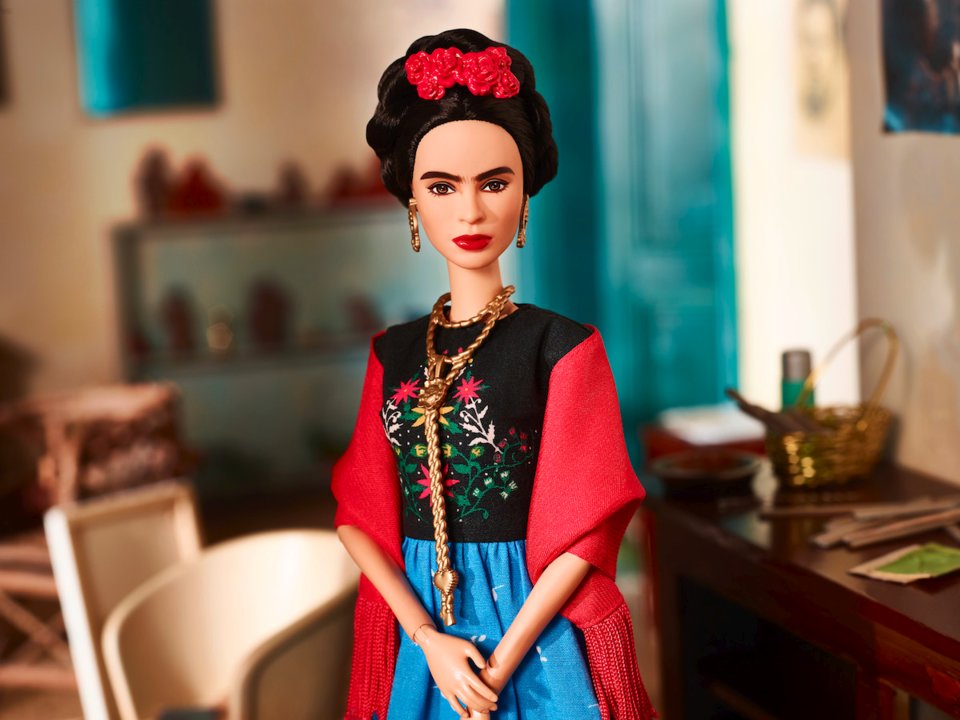 La Barbie Frida Kahlo è un flop, tra querelle sui diritti e critiche per l'aspetto