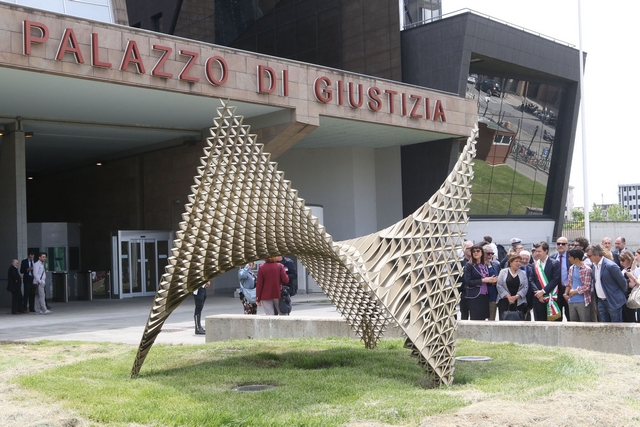 Firenze: inaugurate le cinque opere davanti al Palazzo di Giustizia