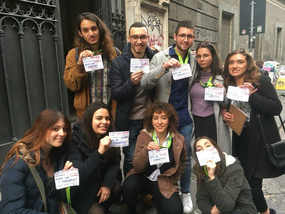 Napoli, studenti obbligati a fare i volontari per il FAI protestano, e la delegata chiede il 7 in condotta