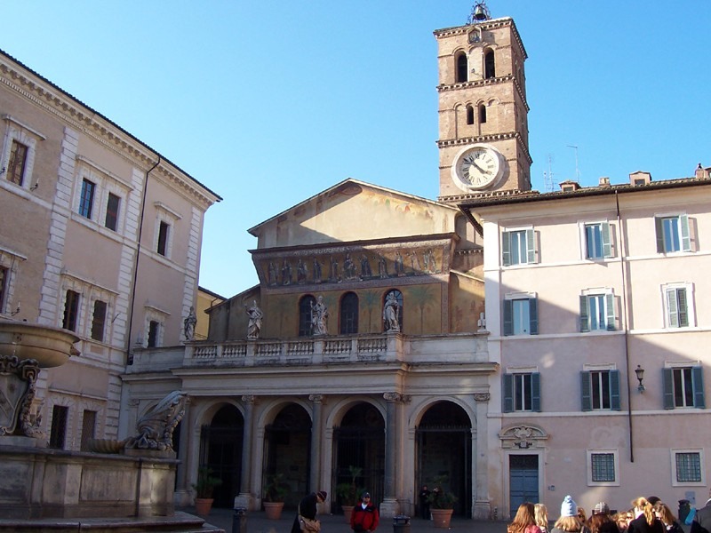 Santa Maria in Trastevere, termina il restauro della facciata di una delle chiese più belle di Roma