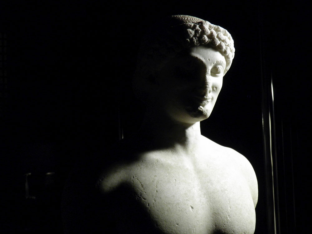 Il Kouros di Lentinoi, gioiello della statuaria della Sicilia greca, in mostra a Catania