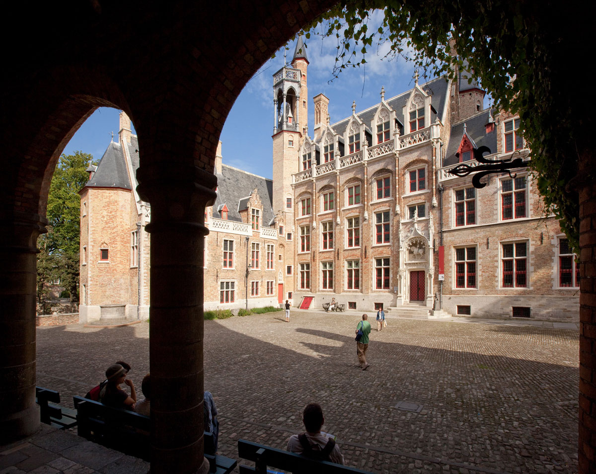 Bruges, dopo cinque anni riapre il “Palazzo delle Meraviglie”: il Museo Gruuthuse di nuovo visitabile