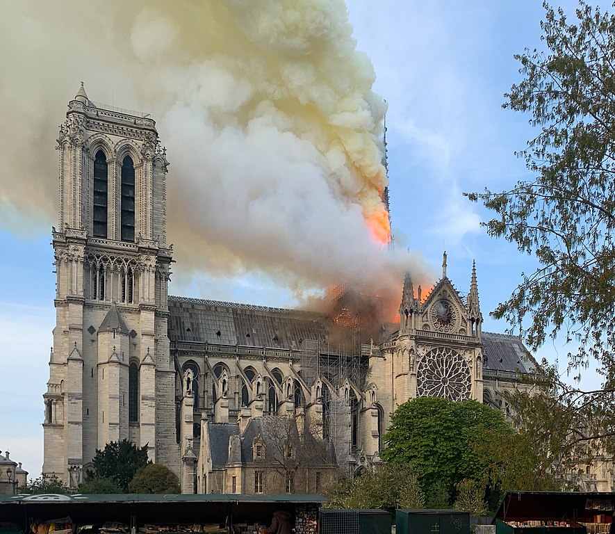 Notre-Dame, il ministro della cultura francese: “non sappiamo se le donazioni sono sufficienti per la ricostruzione”