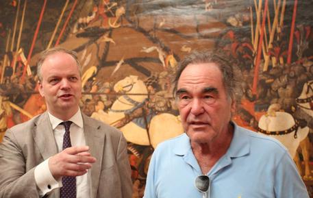 Il regista Oliver Stone in visita agli Uffizi. Eike Schmidt gli ha fatto da guida