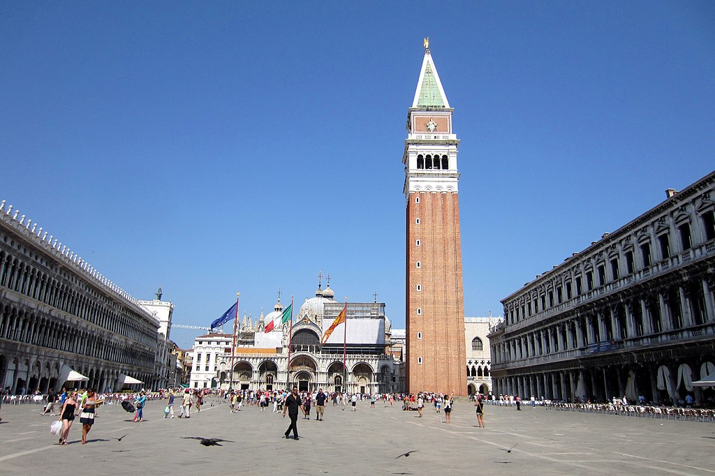 Venezia, d'ora in avanti i negozi in zona San Marco e Rialto potranno esporre solo merce di qualità