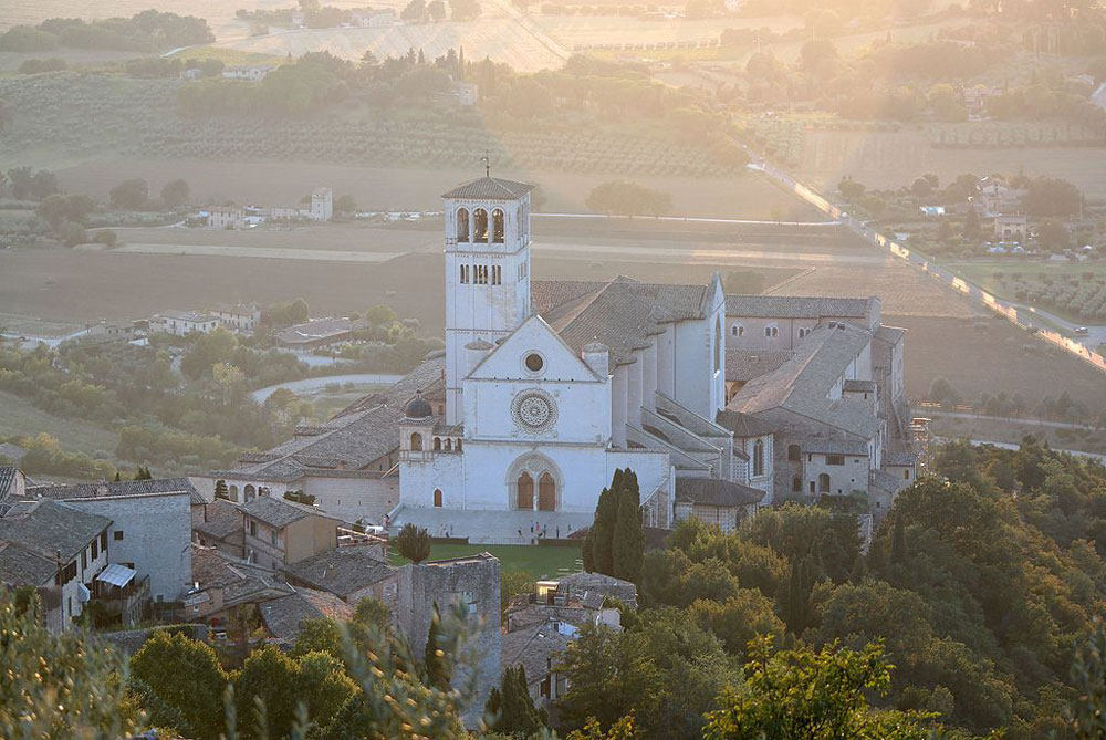 Tour virtuale a 360° nella Basilica di San Francesco di Assisi