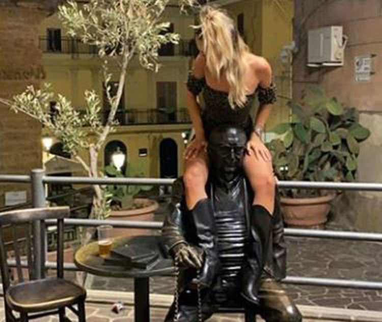 Agrigento, case breaks out over girl straddling Camilleri statue
