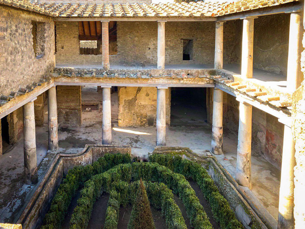 Dopo quarant'anni riapre la Casa degli Amanti a Pompei
