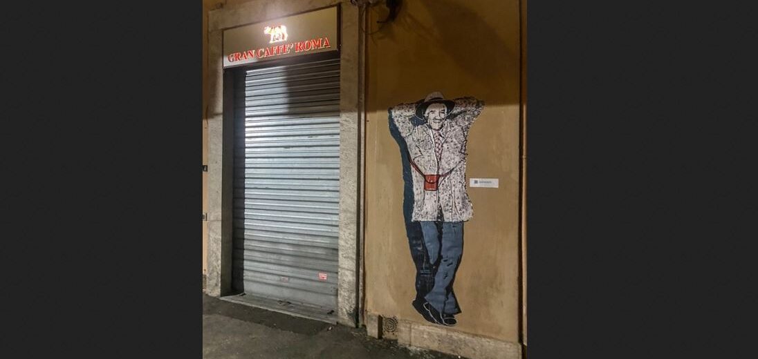 Roma, la street artist Laika dedica un manifesto a Gigi Proietti