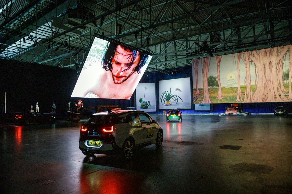 A Rotterdam una mostra drive in con opere di grandi artisti, da Kokoschka a Nauman