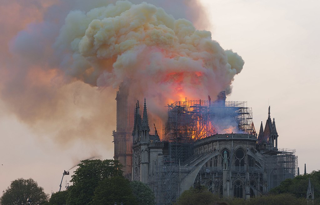 Notre-Dame, lunedì comincerà lo smontaggio dei ponteggi, più di un anno dopo l'incendio