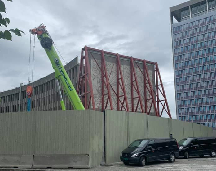 Oslo, Norwegian government removes Picasso murals from building to be demolished