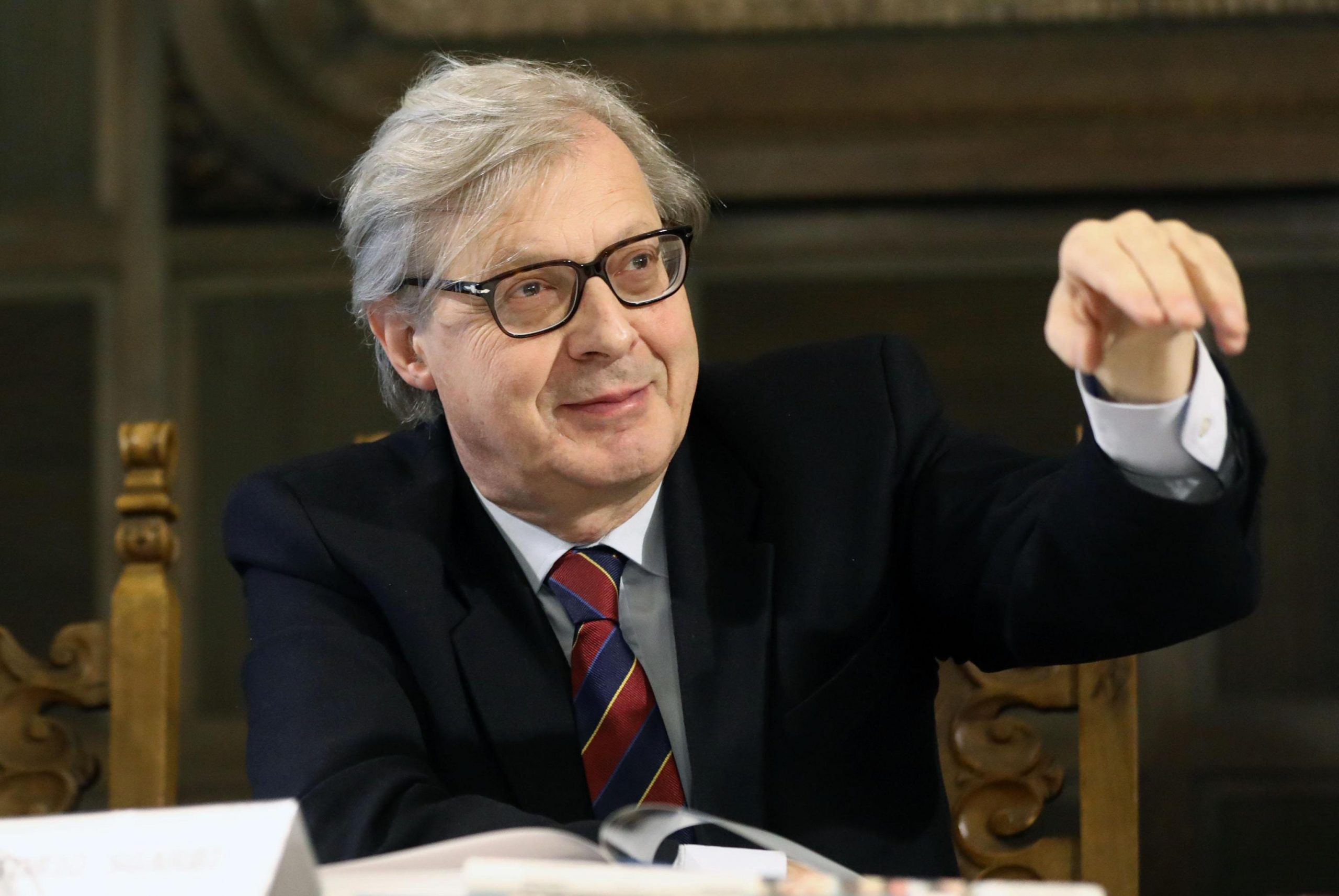 Sgarbi: If we can go to the supermarket we can also go to the museum. Franceschini to be more present