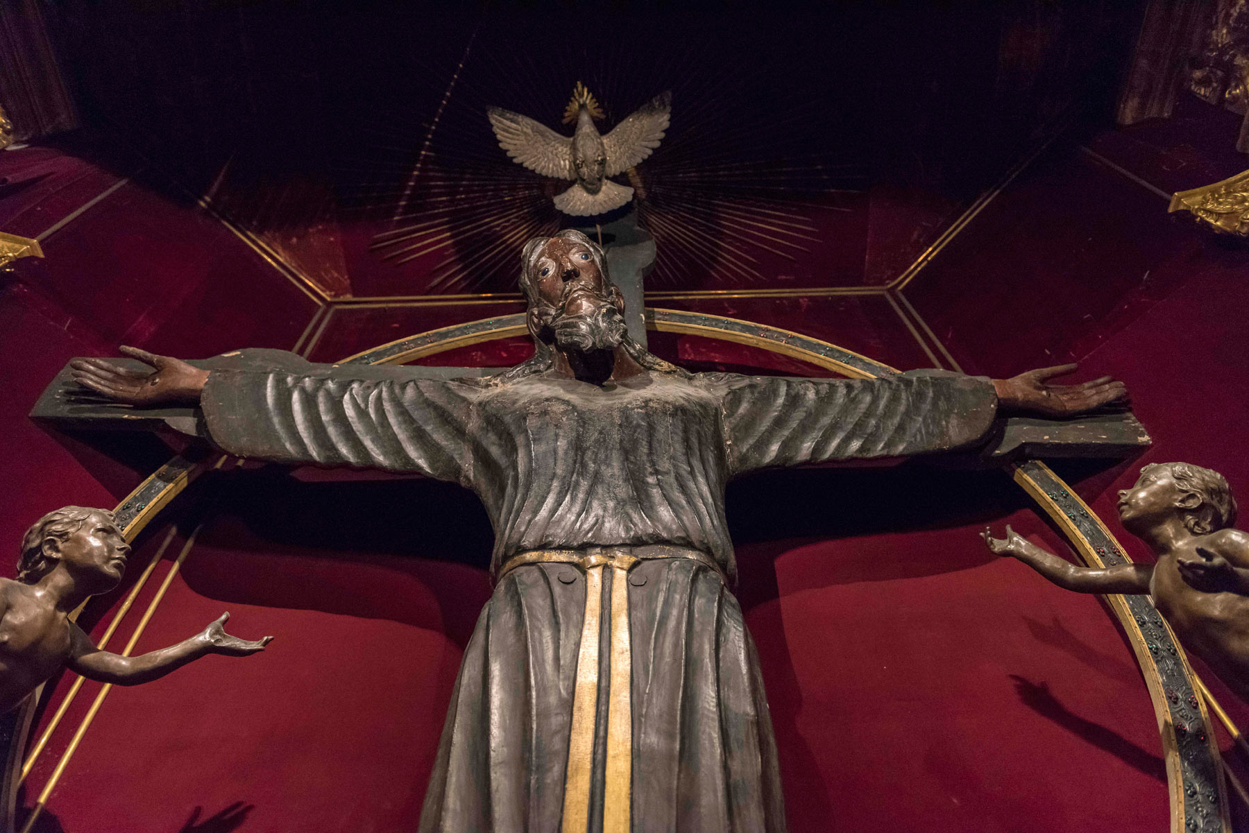Straordinarie scoperte sul Volto Santo di Lucca: è la più antica scultura lignea dell'Occidente