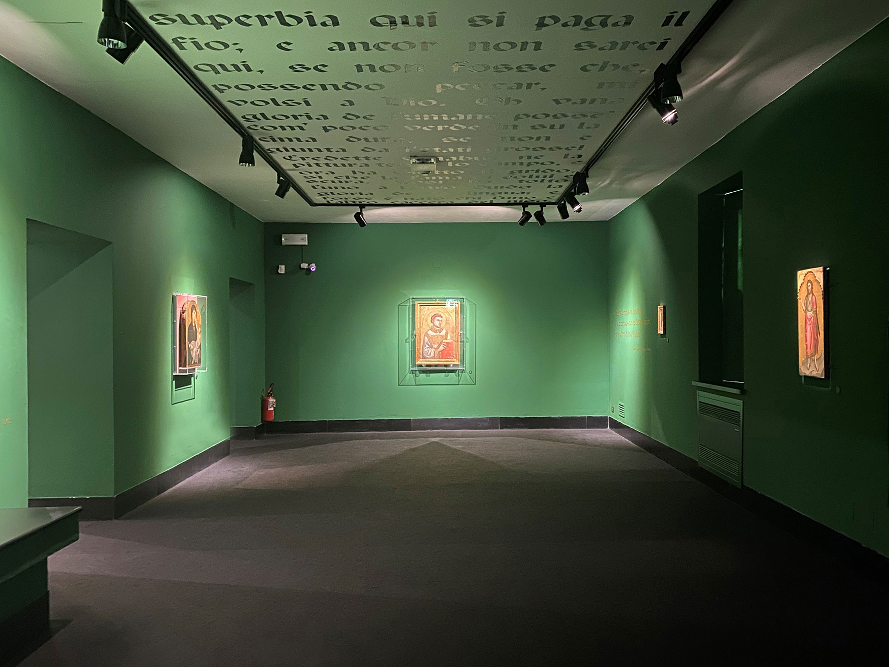 Sala della mostra Dante e Giotto. Dialogo e suggestione
