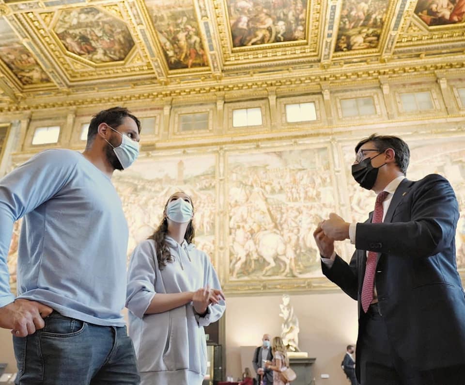 L'idea di Nardella per far ripartire il turismo a Firenze: affiancare vip alle guide turistiche