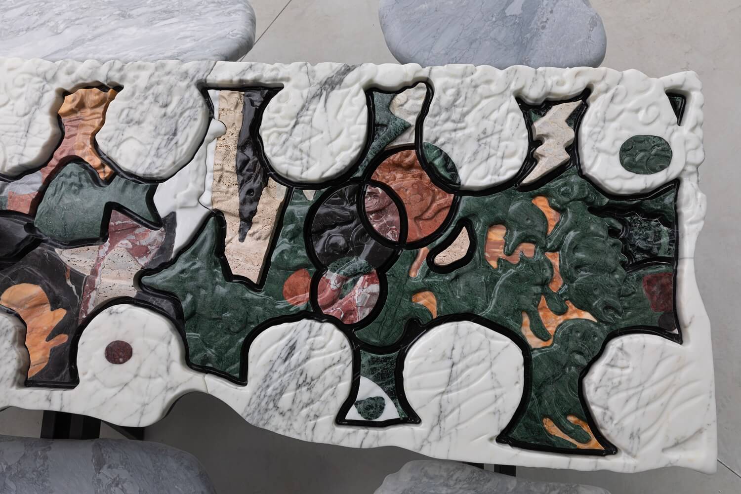 Una favola di marmo: a Milano, il nuovo progetto di Neïl Beloufa