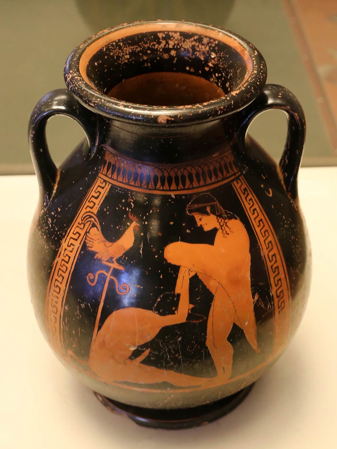 Ambito del pittore di Nikoxenos, Pelike con scene erotiche (500-480 a.C. circa; ceramica a figure rosse; Tarquinia, Museo Archeologico Nazionale)
