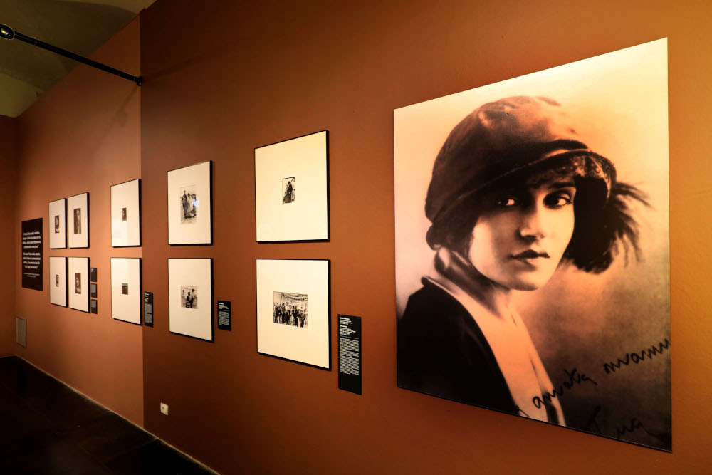 Al Palazzo Ducale di Genova una grande mostra su Tina Modotti, celebre fotografa del Novecento 