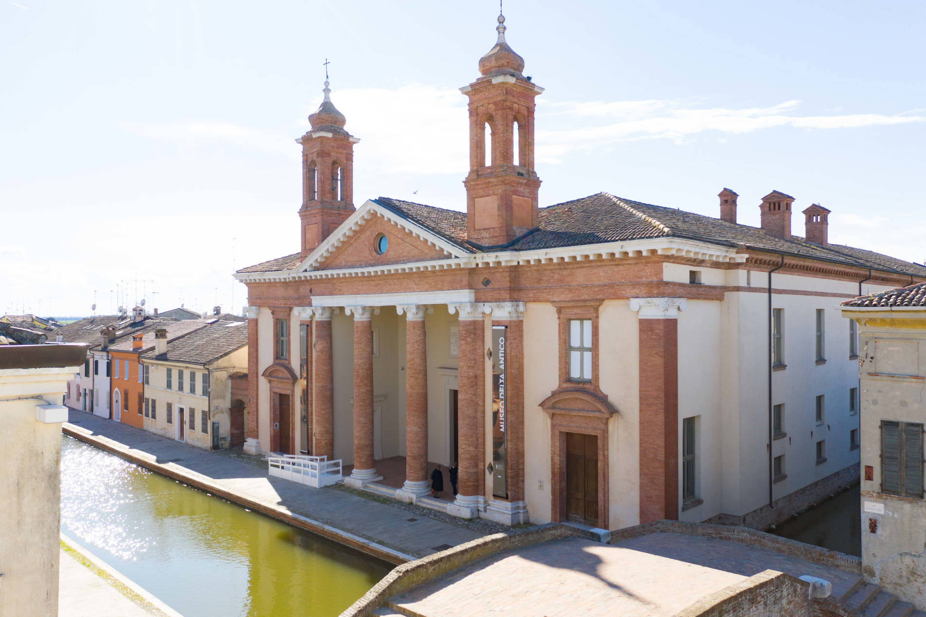 Comacchio celebrates the city's 100th anniversary