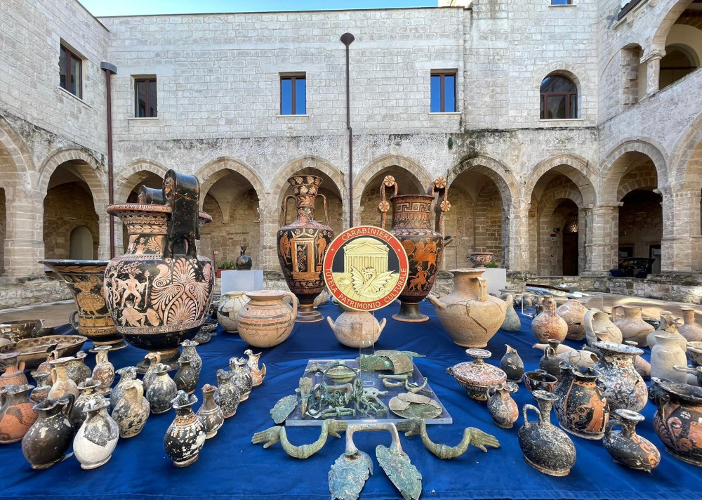 Recuperati oltre 2mila reperti archeologici magnogreci grazie a indagine dei Carabinieri avviata nel 2019