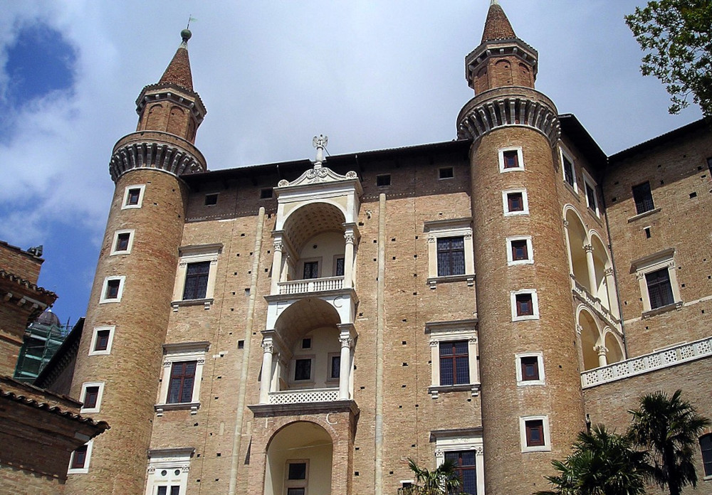 On Rai5 two documentaries on the Ducal Palace of Urbino and on Raphael