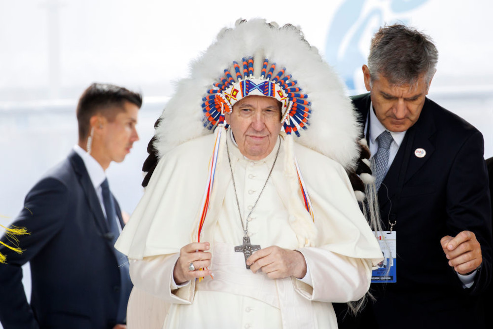 Gli indigeni canadesi chiedono al papa la restituzione di manufatti conservati ai Musei Vaticani 