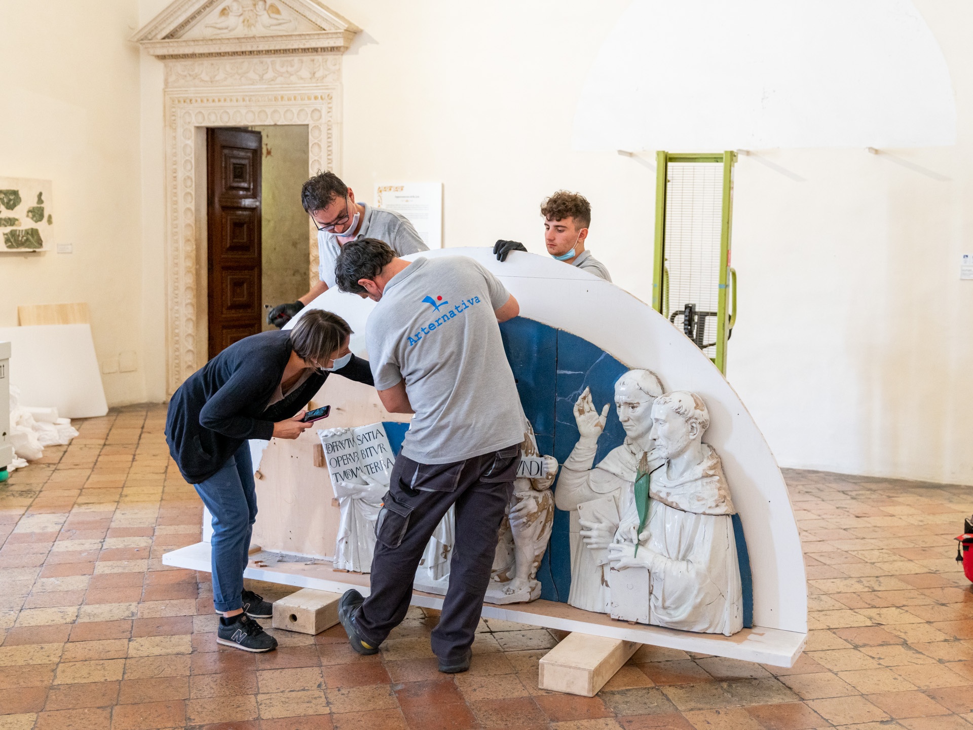 Urbino, sarà restaurata la lunetta di Luca della Robbia con un accordo pubblico-privato