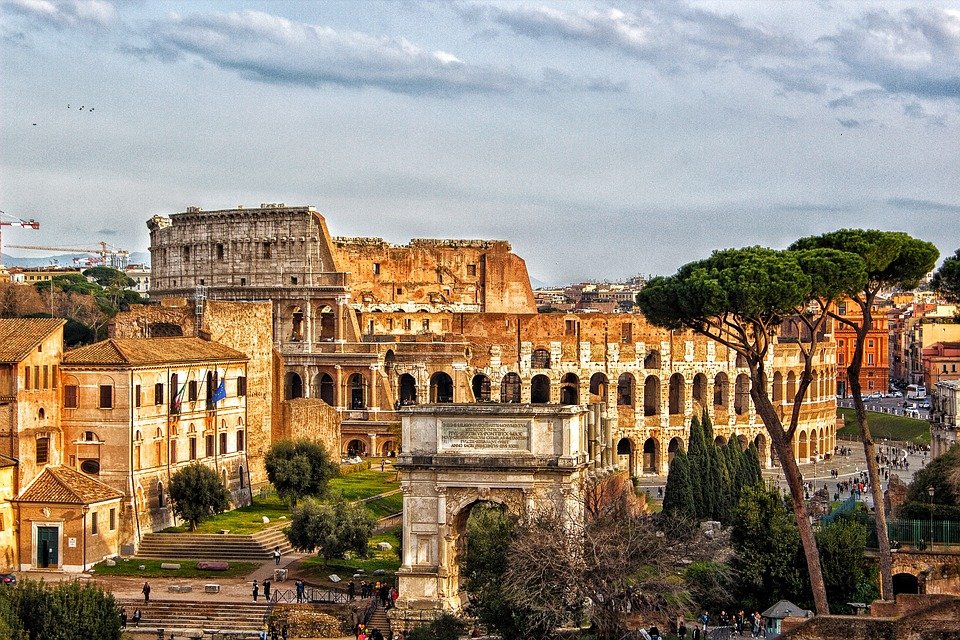 La proposta di Garavaglia e Gualtieri: remake dei 100 metri delle Olimpiadi davanti al Colosseo
