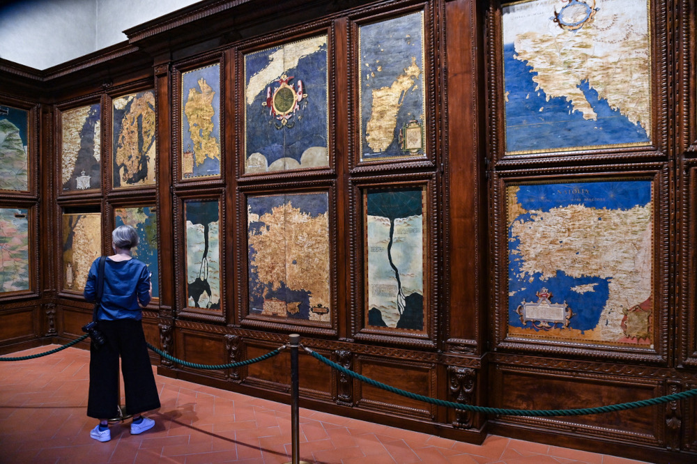 Firenze, la Sala delle Carte Geografiche riapre dopo un anno di restauri 