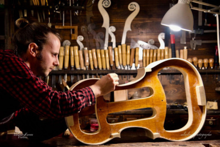 Do you know how a violin is made? Visit the violin-making workshops of Cremona