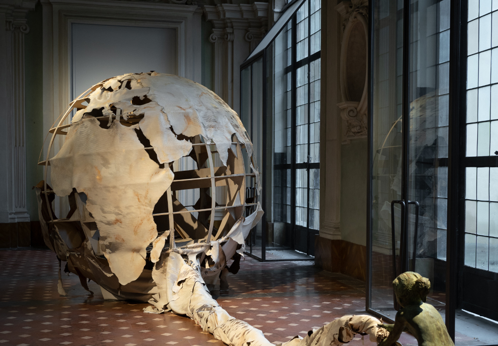A Palazzo Medici Riccardi la personale di Christian Balzano riflette sul pianeta e sulle identità 