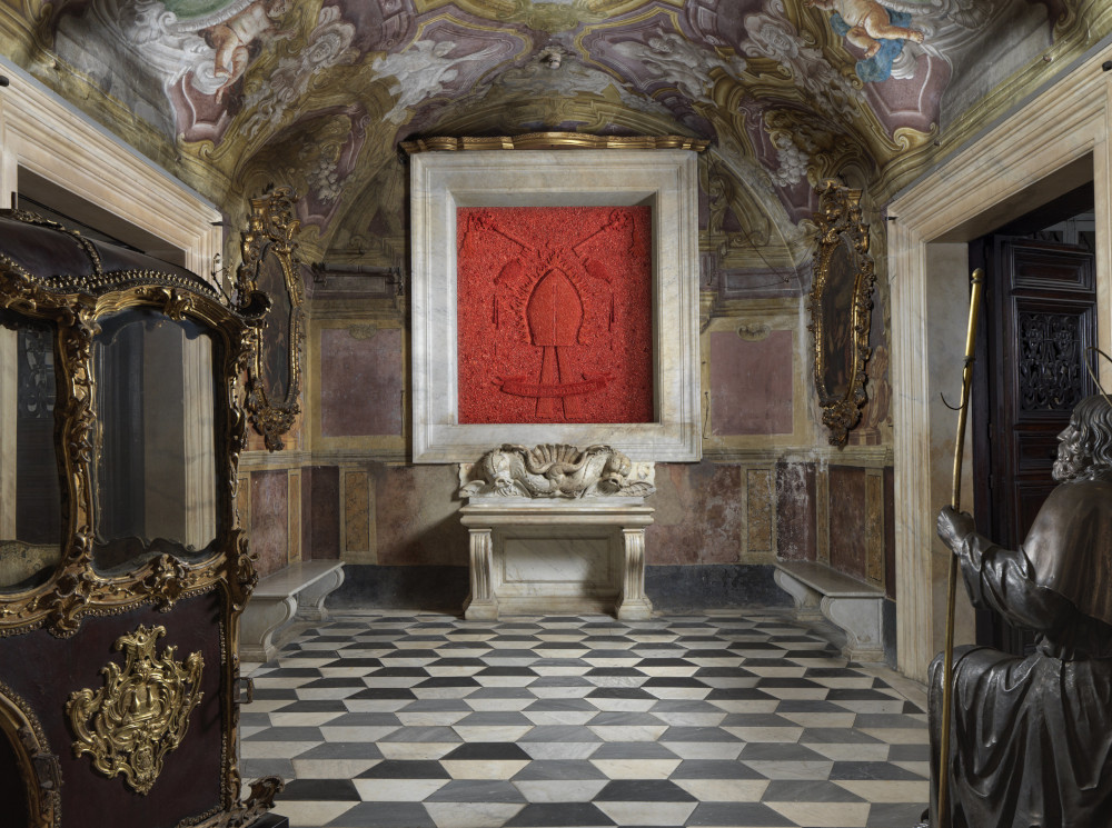 Due opere permanenti in corallo di Jan Fabre arricchiscono due luoghi sacri di Napoli 
