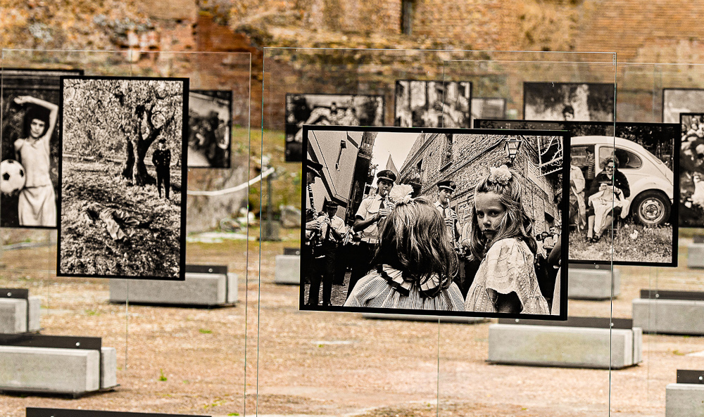 Le Terme di Caracalla ospitano grandi fotografie di Letizia Battaglia. E aprono due nuovi ambienti